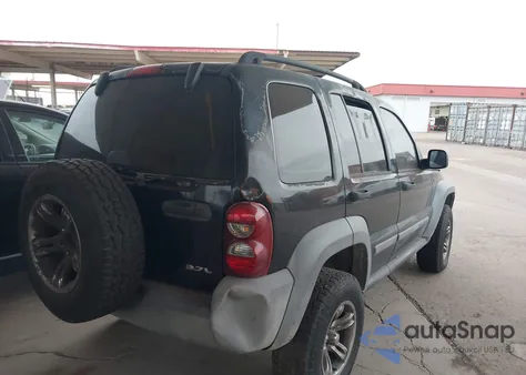 2005 Jeep Liberty Sport из США, поврежденный, VIN 1J4GL48KX5W714171